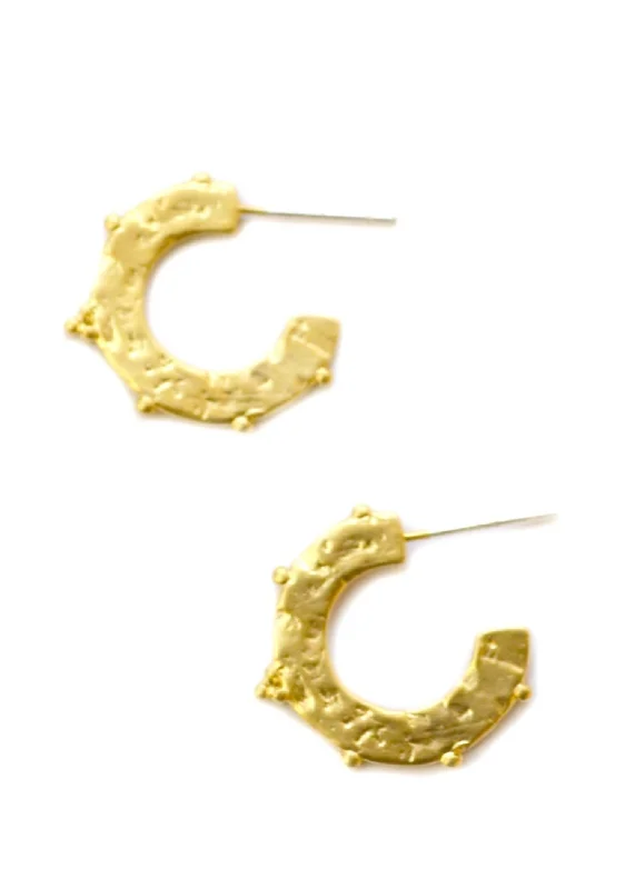 Best hoop earrings with geometric pendants for a modern, chic appeal-Zebb