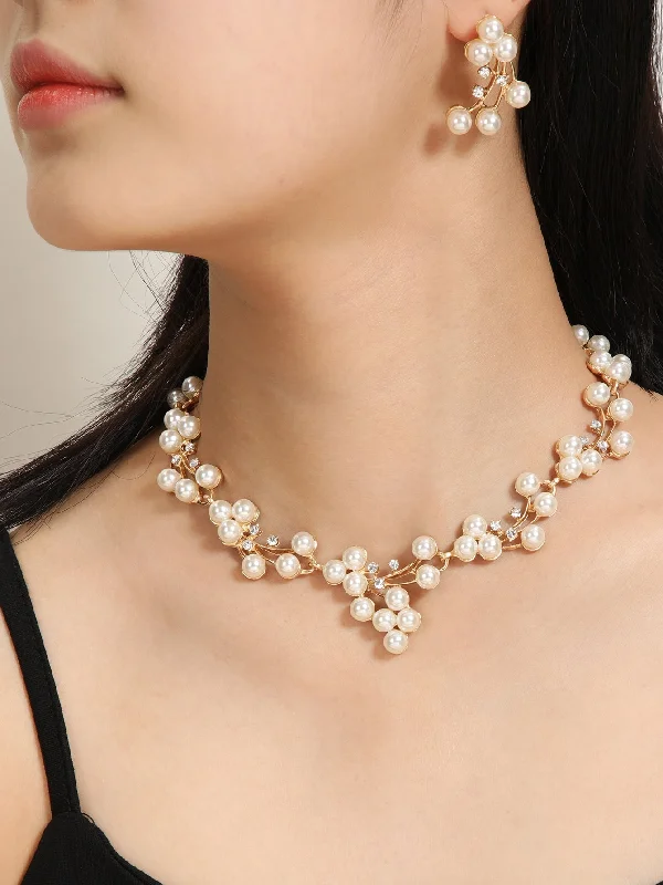 Indian Drop Earrings with Intricacy -Faux Pearl Decor Necklace & Earrings